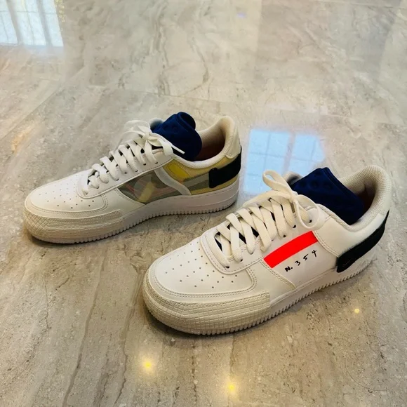 Nike Women's AF1 Sneakers - Picture 2 of 8